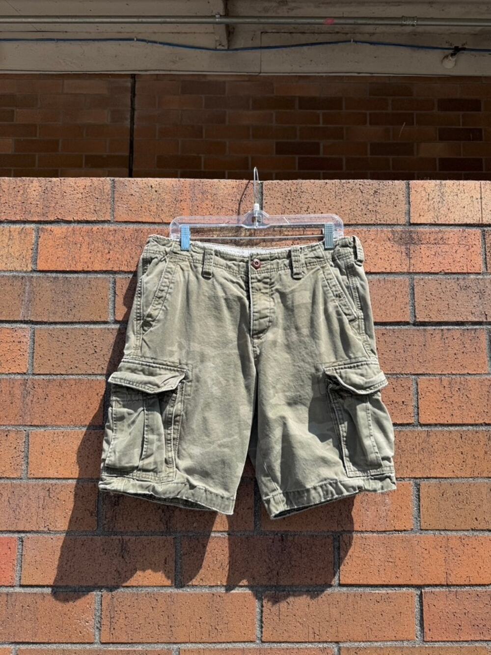 2010s Hollister Y2K Vintage Green Camo Baggy Cargo Shorts Abercrombie Camouflage